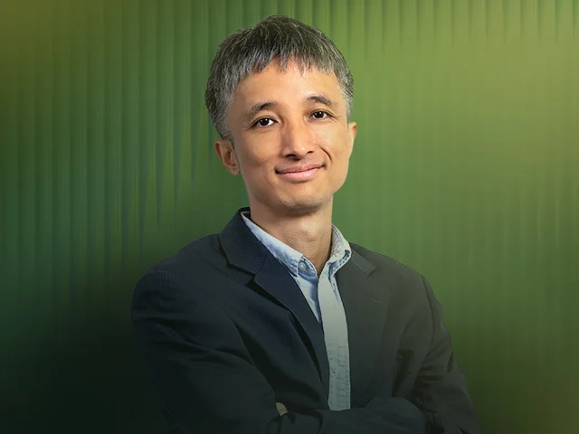 HKU Physicist Professor Wang YAO Honoured with Certificate of Merit at National Award for Excellence in Innovation